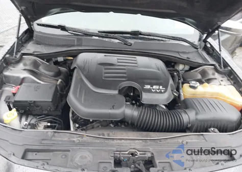 2015 Chrysler 300C z USA, uszkodzony, nr VIN 2C3CCAEG8FH920905